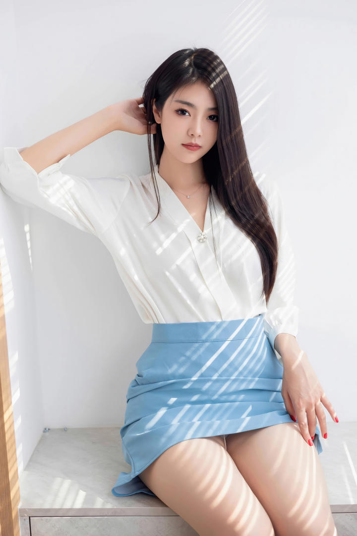 高清秀人网嫩模可乐优优人体艺术写真图片