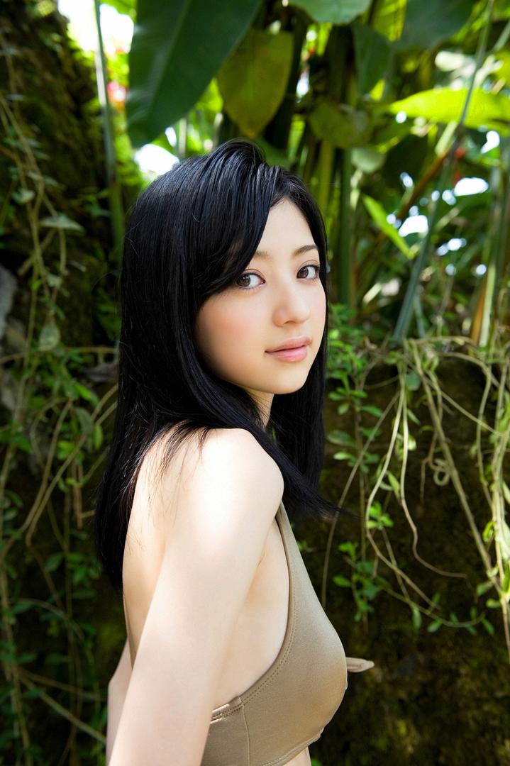 日韩精品性感比基尼美女户外摄影写真图片