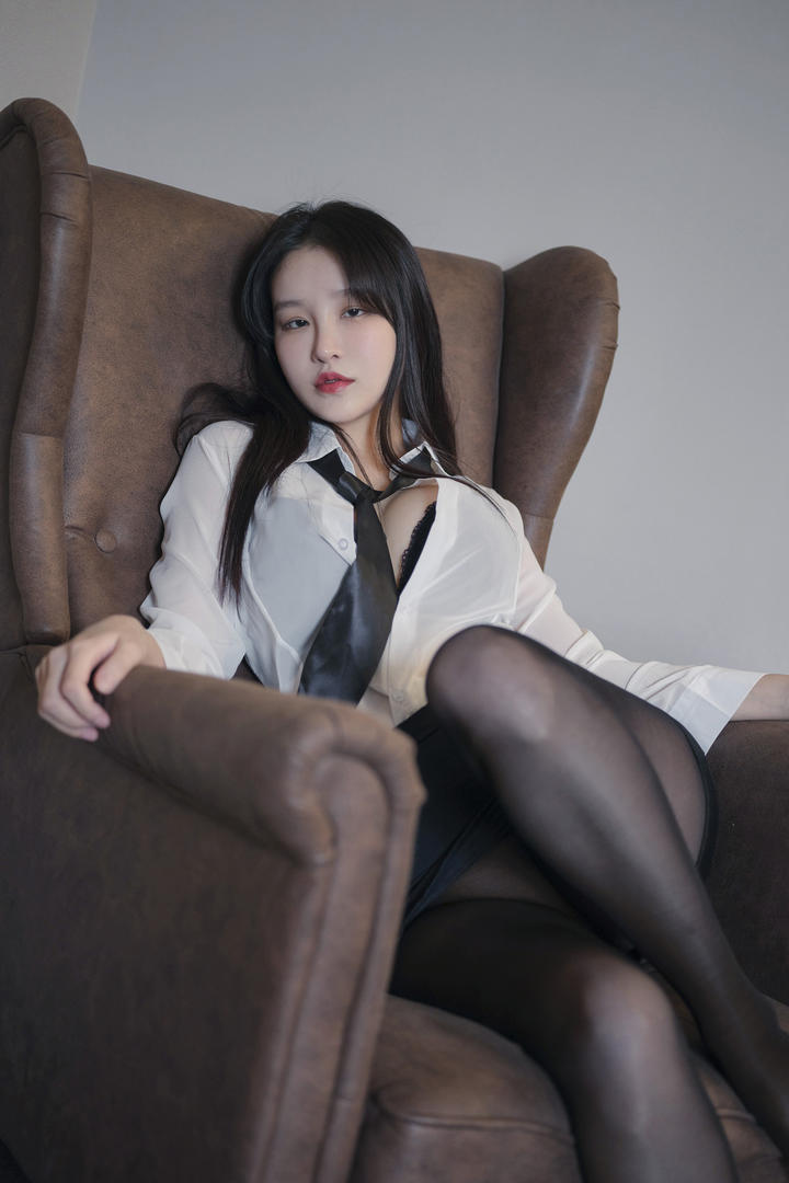 99精品亚洲AV无码国产另类韩国美女御姐制服诱惑图片