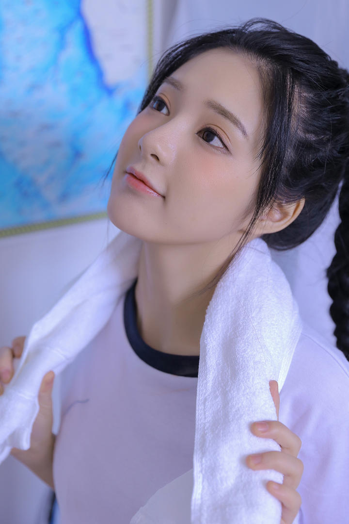 高清极品清纯美女侧脸特写