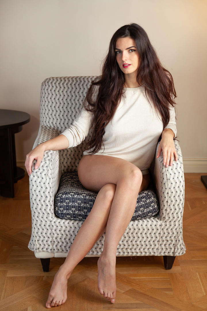 不穿裤子的欧美人体艺术写真图片