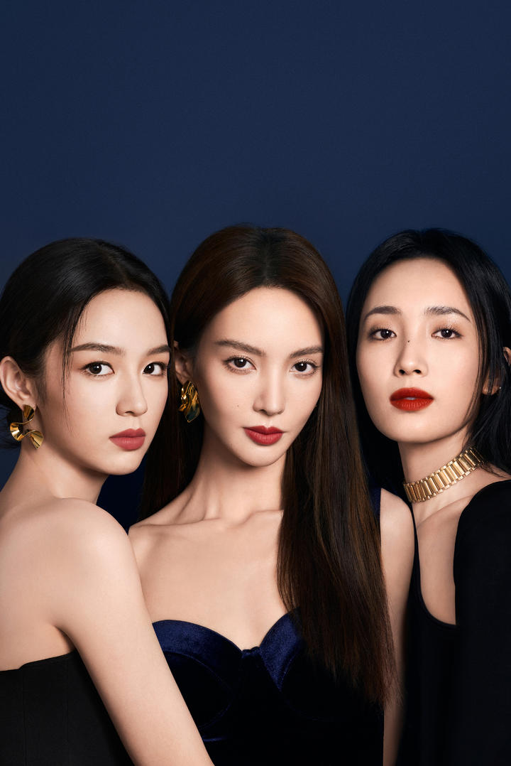 高颜值气质美女合照图片