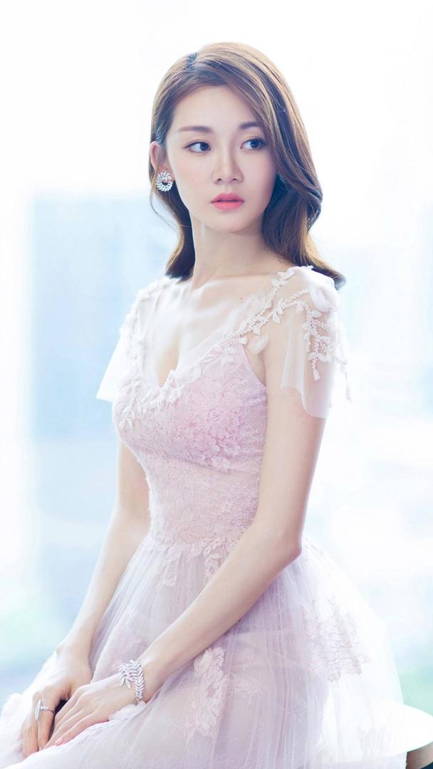 美女明星《芳华》女主角苗苗高清壁纸图片