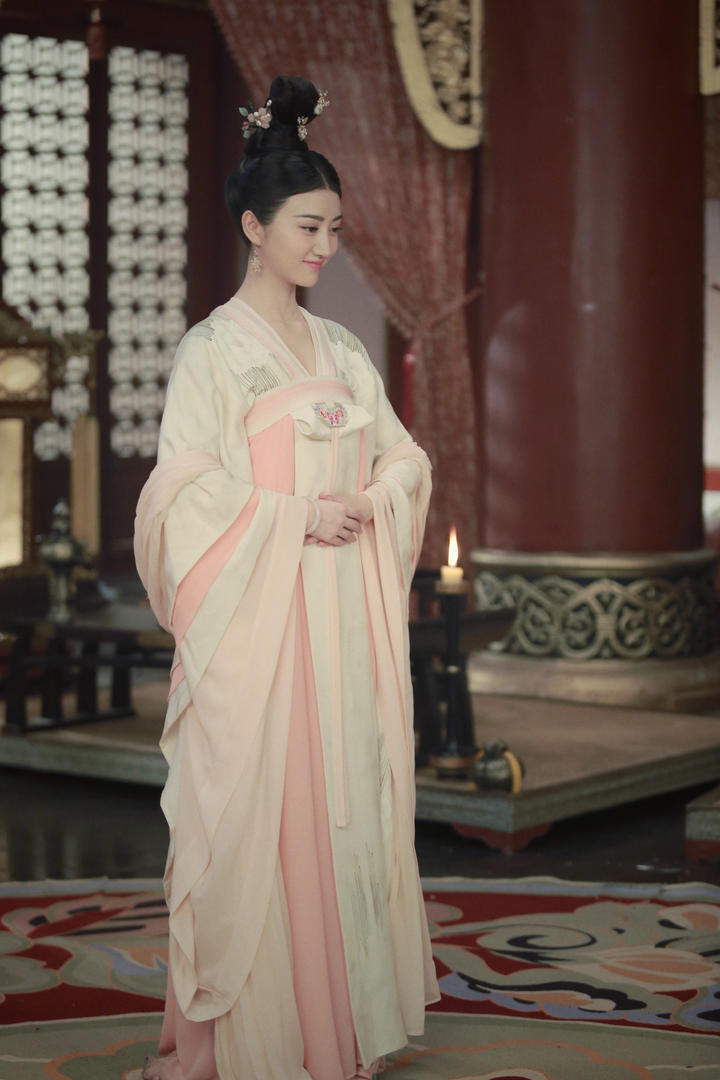 景甜唐代宫廷装扮美女明星写真图片
