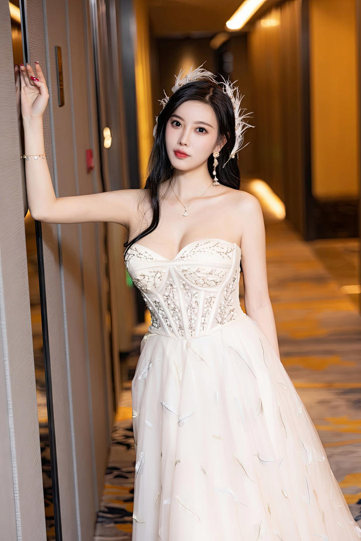 尤果网极品女神杨晨晨性感写真照片大全