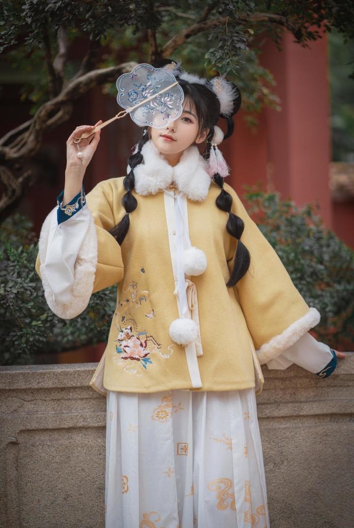 遮住脸的的古装美女艺术写真图片