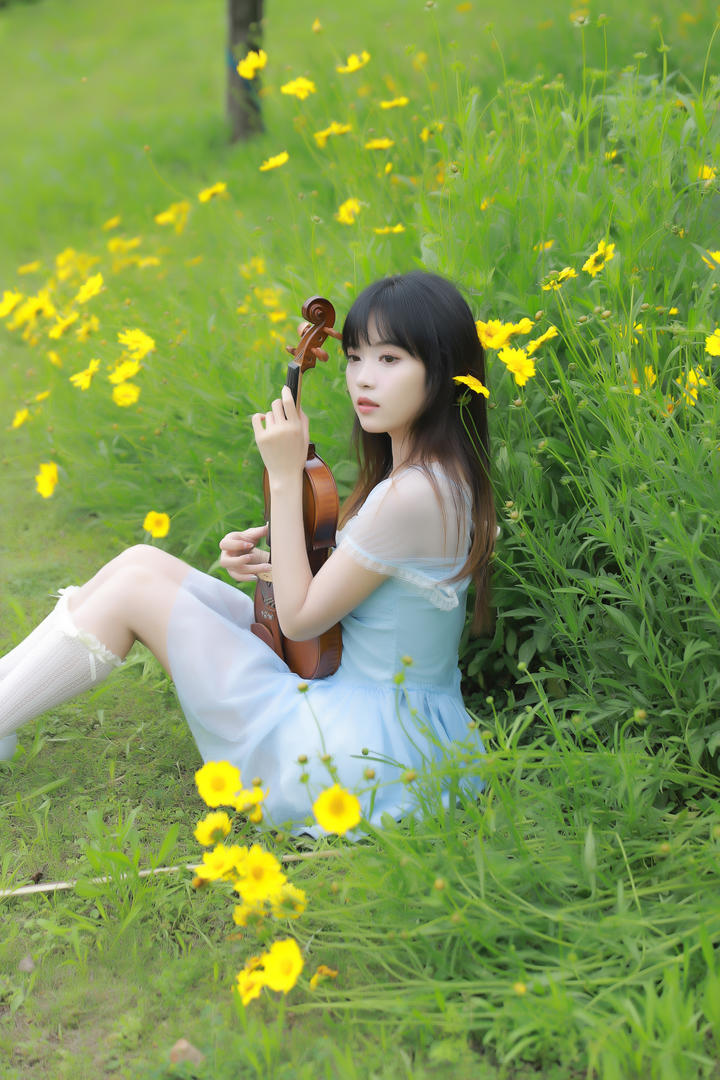 手拿小提琴精品国产女大学生个人艺术照