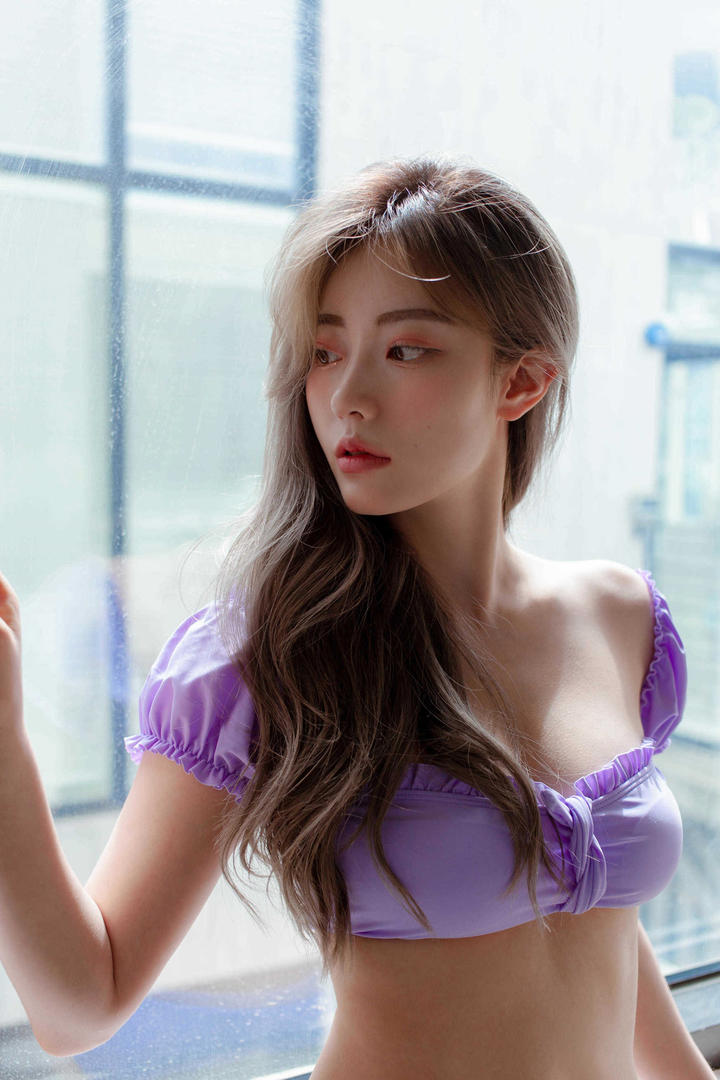韵味紫色内衣美女大学生性感私房照图片欣赏