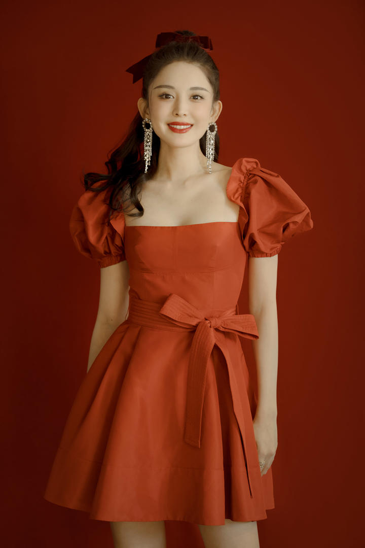 可爱俏皮女明星古力娜扎唯美壁纸图片大全