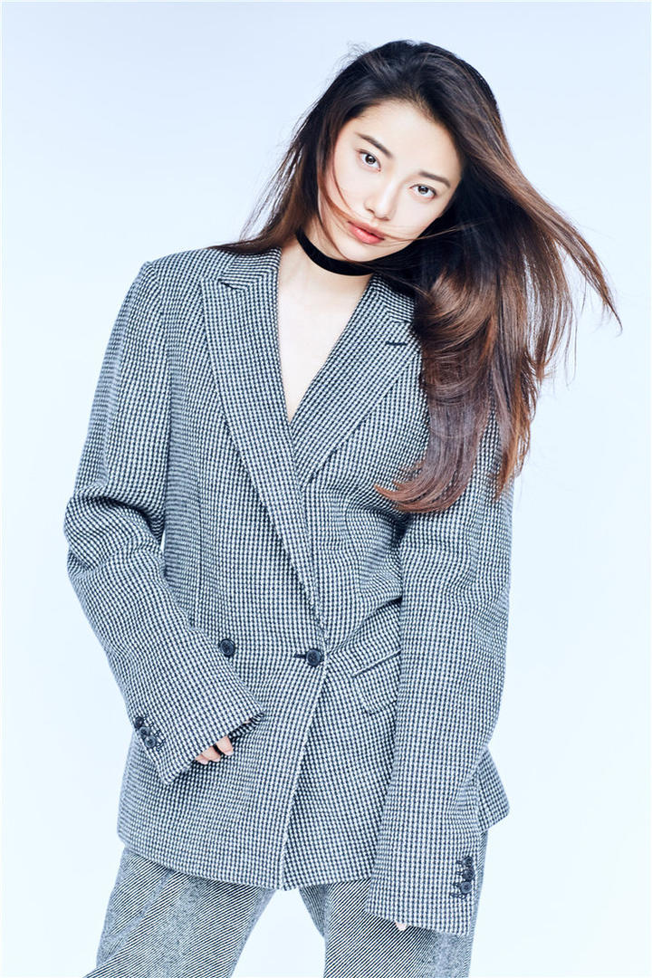 高清美女明星田依桐飒爽西装写真图片