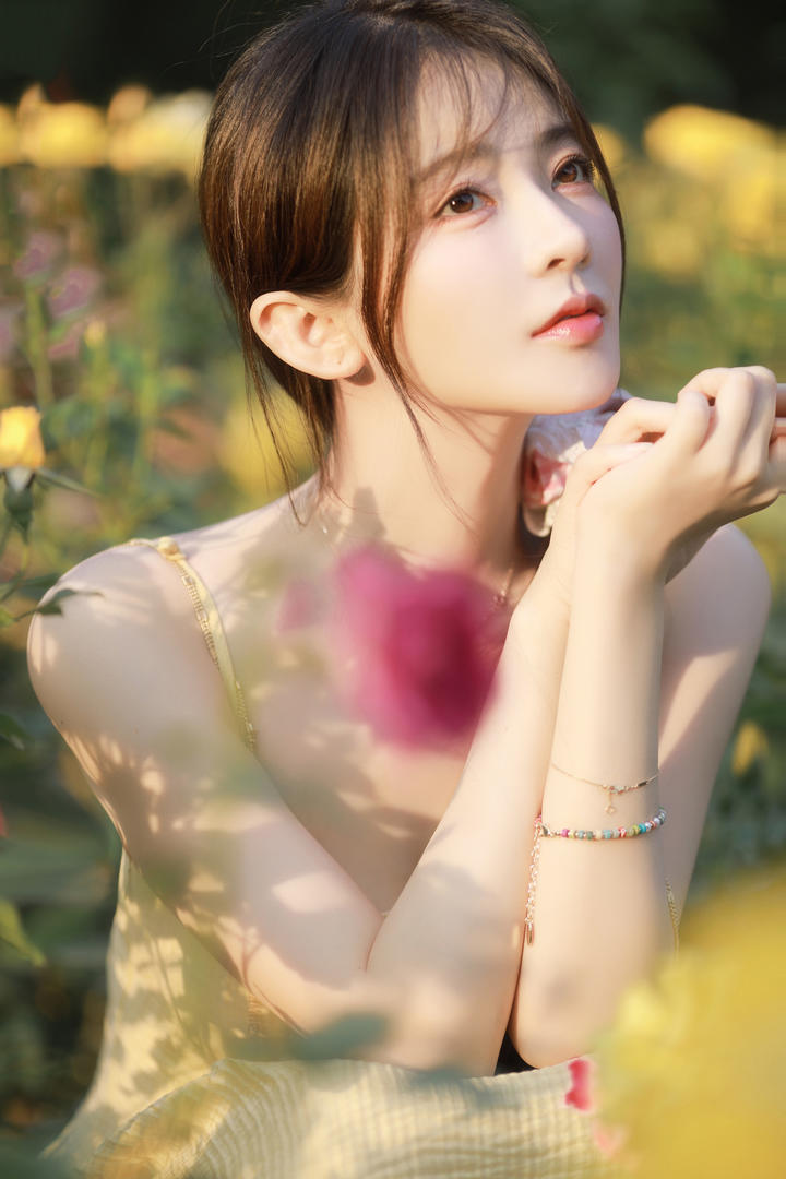 近距离抓拍国产甜美气质女神特写图片