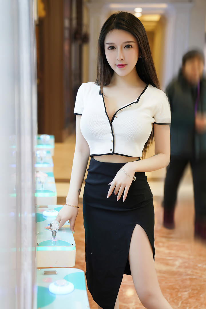 亚洲丰满成人迷人又性感