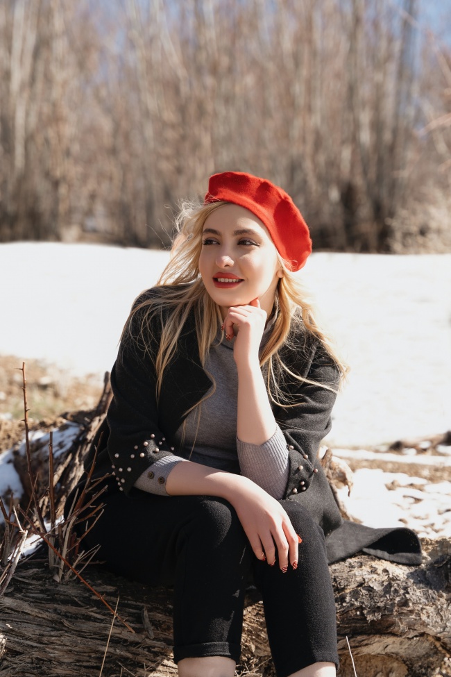 欧美小香风美女写真图片