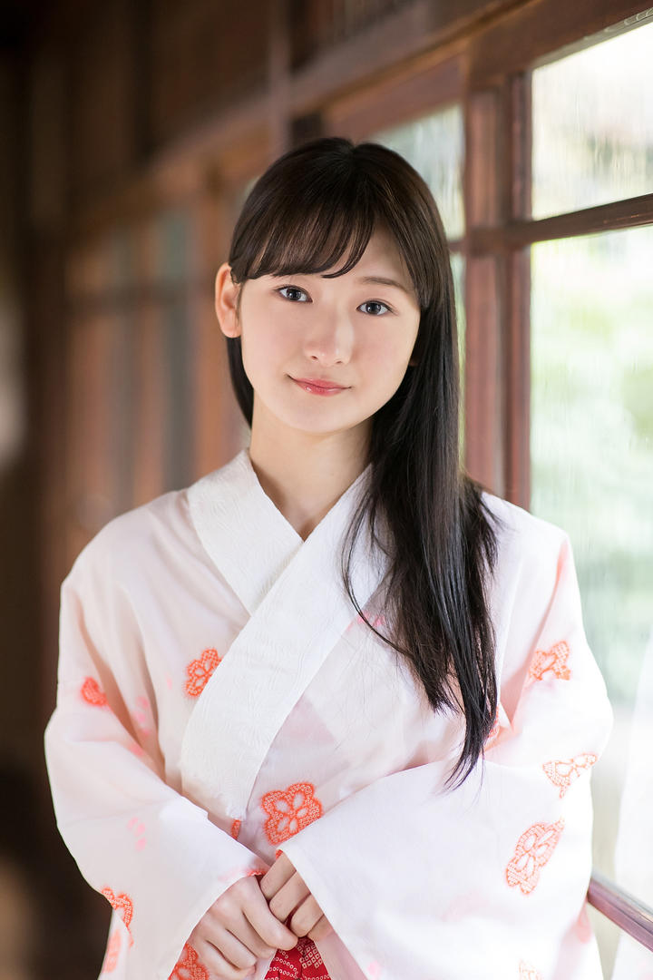 超清唯美穿着和服的日本清纯美女写真图片