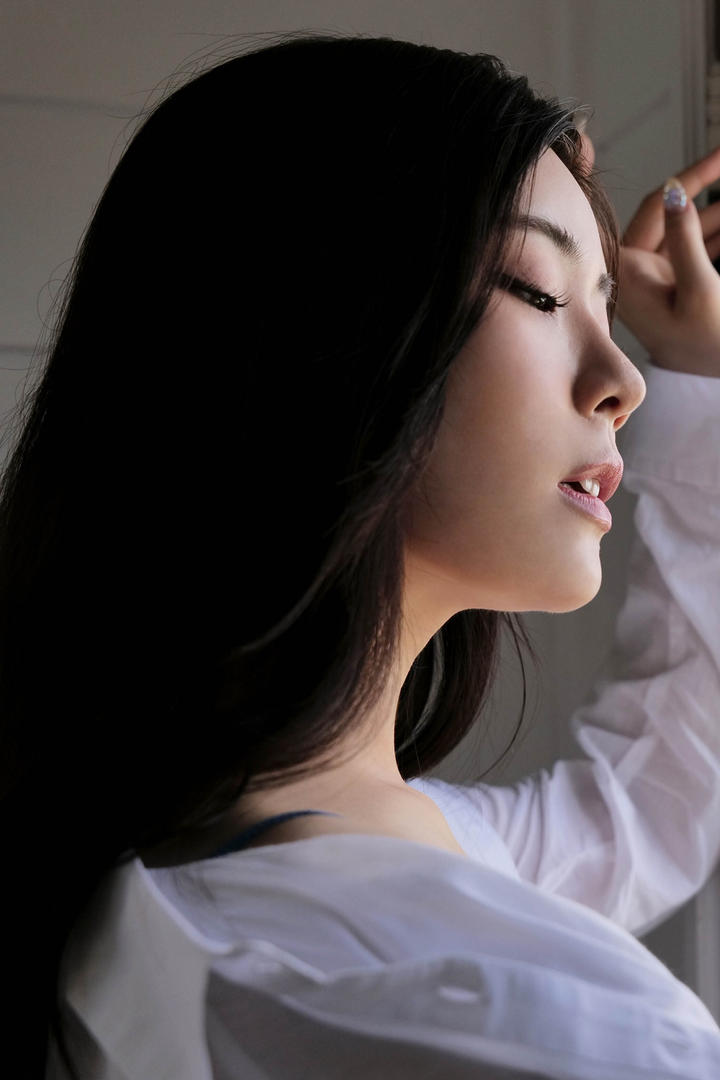 日本性感美女可可西里大但人文艺术图片