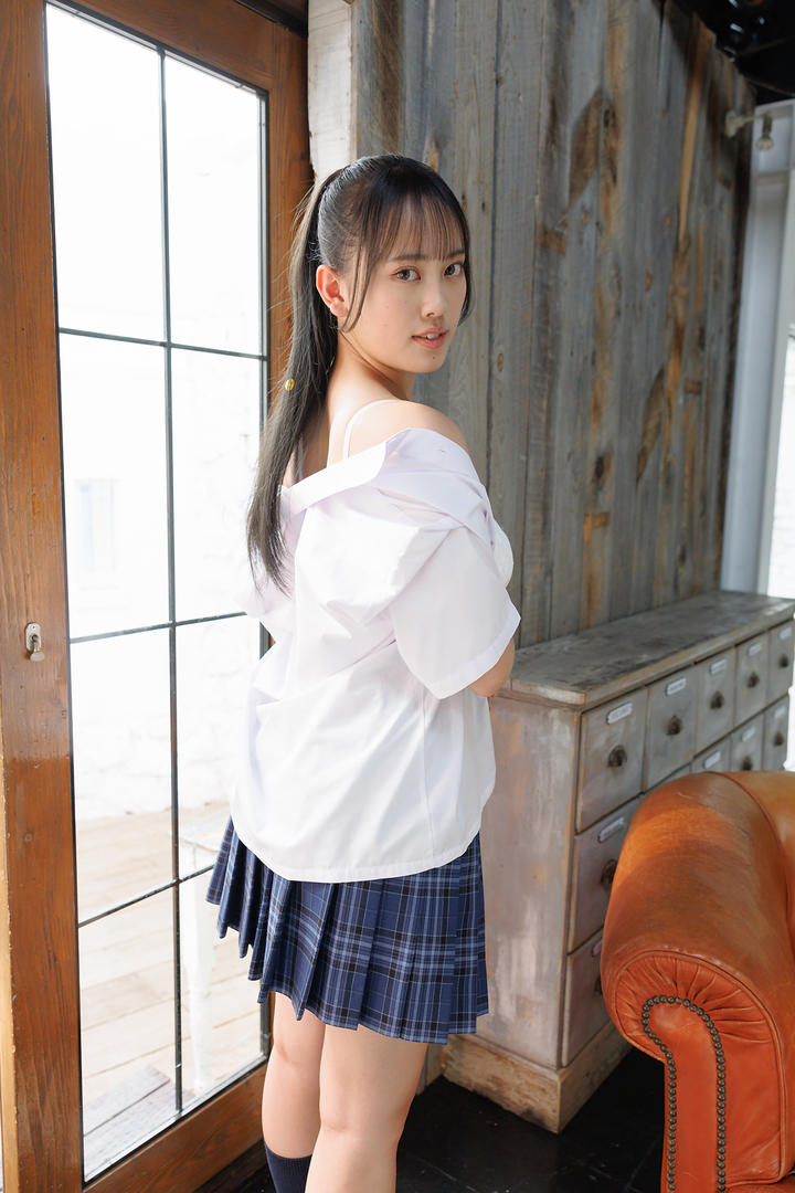 日本JK制服美女诱惑写真图片
