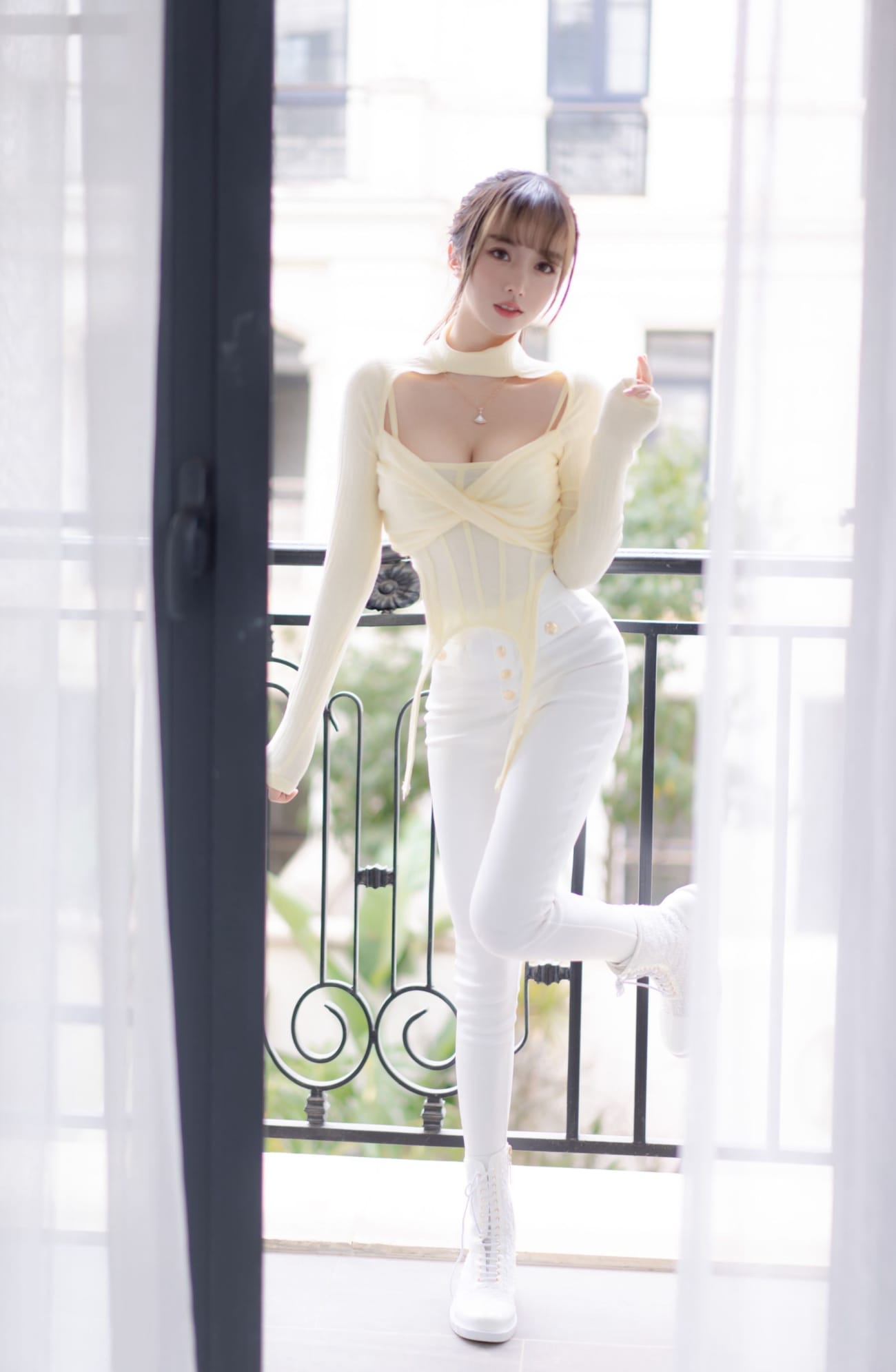 斗鱼美女主播过期米线线喵白色牛仔长裤强制瑟瑟主题写真