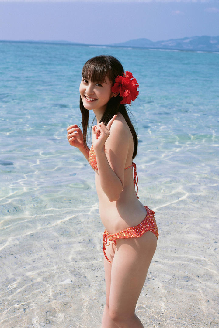 唯美清纯日本泳装美女MM海边摄影图片