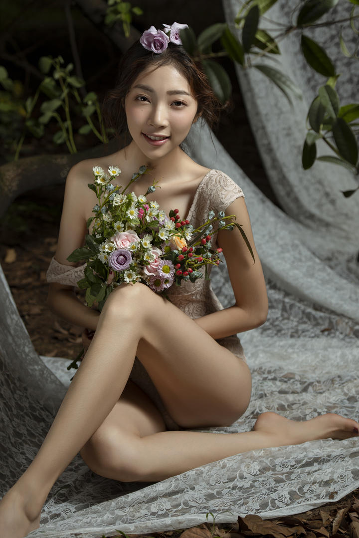 国产清纯小姐姐个人裸体艺术照大全