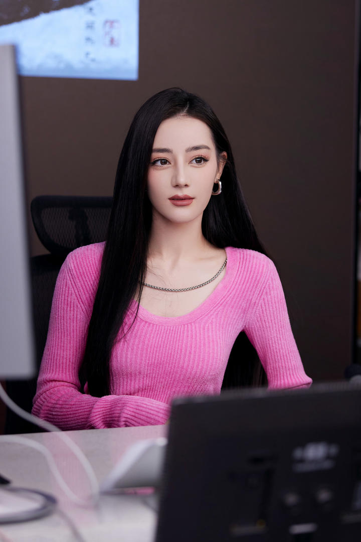 新疆美女明星迪丽热巴壁纸写真图片大全