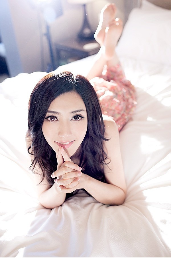 足球宝贝耶律雪儿床上写真