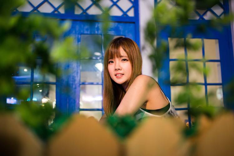 清纯可人的少女唯美街拍