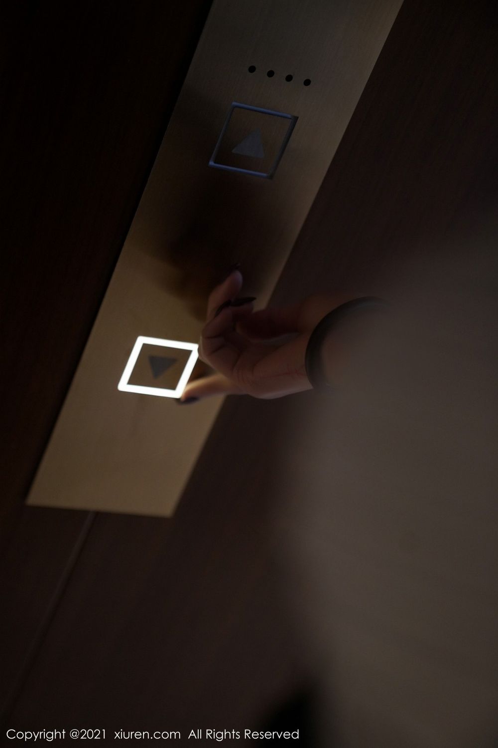 秀人网美女模特蓝夏Akasha黑丝美腿酒店偶遇系列北京旅拍