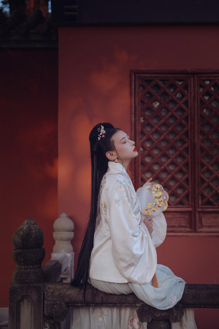 忧伤的古风美女167人体艺术图片