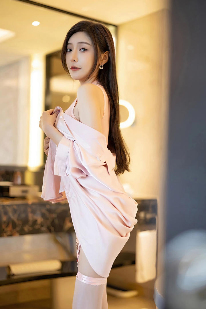 国产精品久久久久无码AV女神王馨瑶无码写真图片