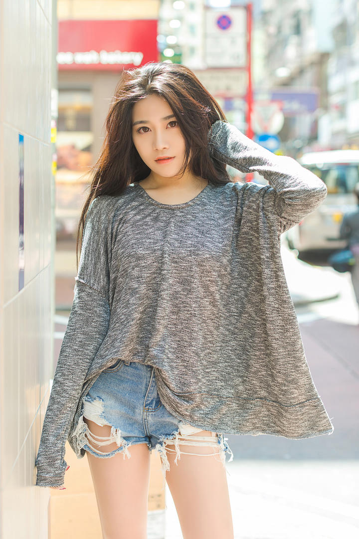街上的高清清纯美女壁纸图片