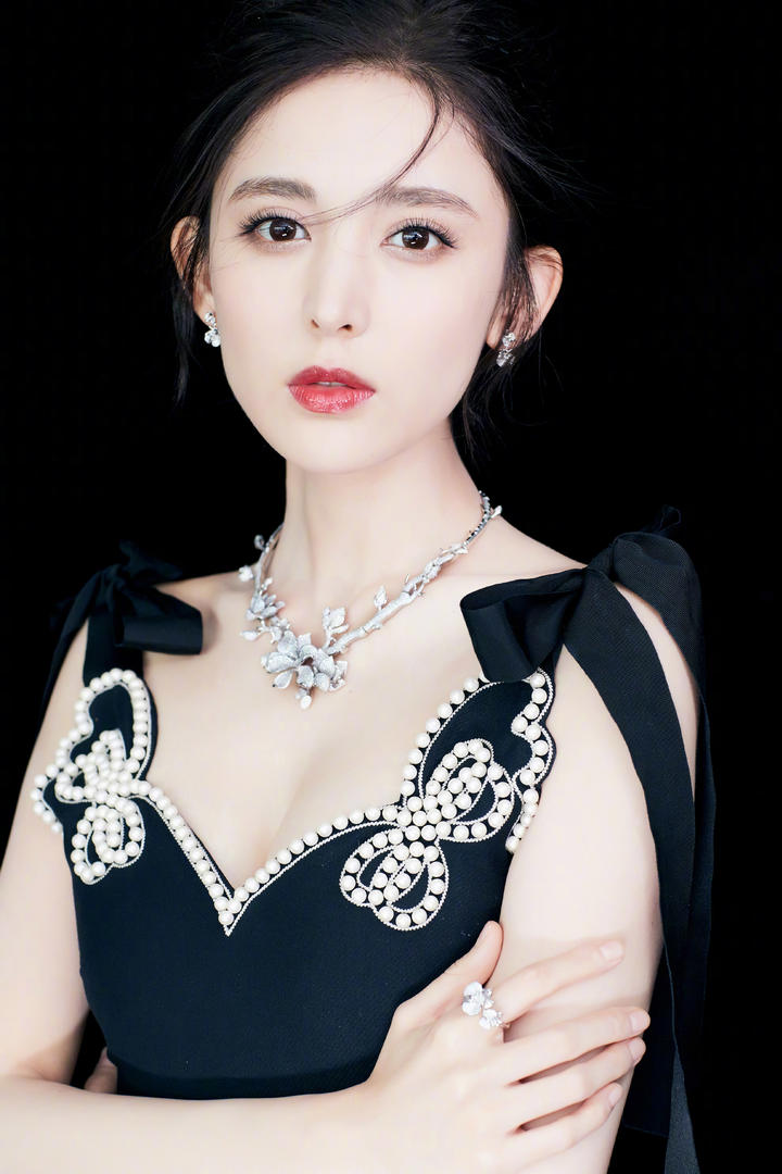 中国美女明星图片大全古力娜扎壁纸下载