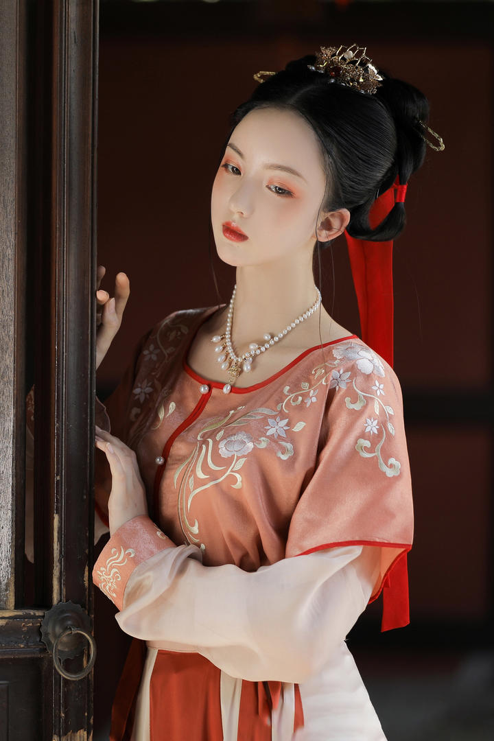 极品丫鬟古装美女摄影图片