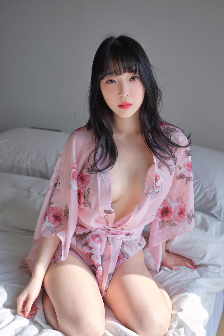 韩国性感女神高清床照494949大但人文艺术图片