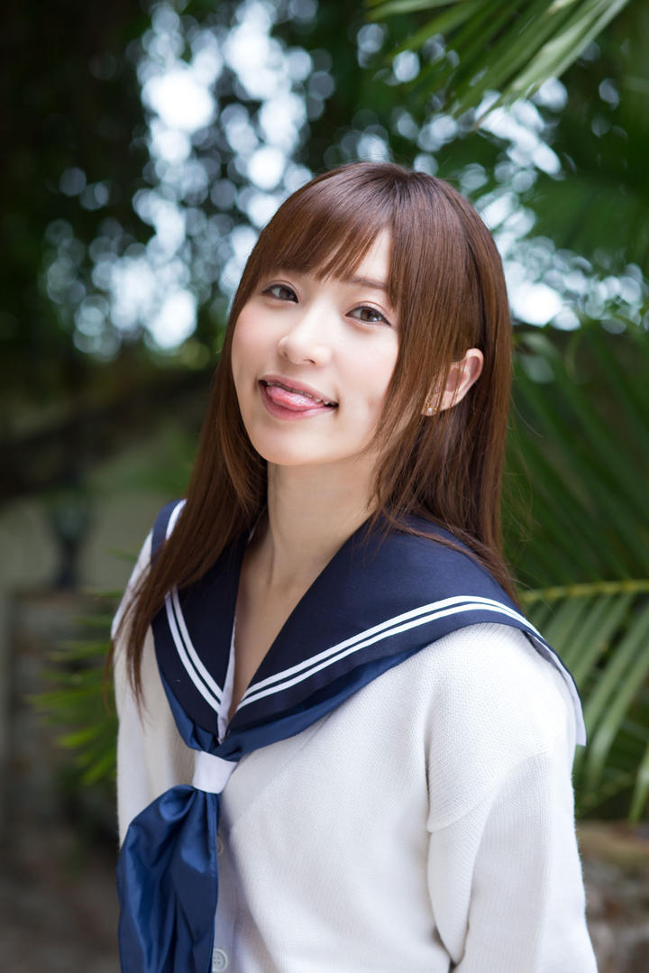 吐舌头的清纯制服美女