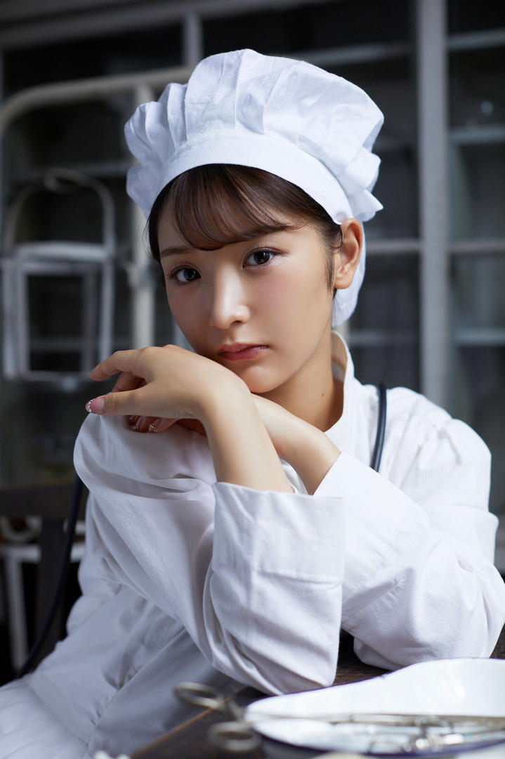 清纯日本三级内衣美女厨师