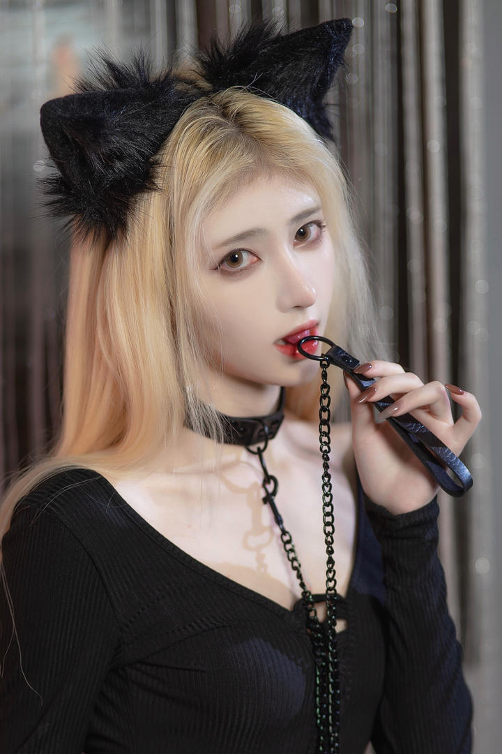 动漫博主美女性感诱惑艺术写真