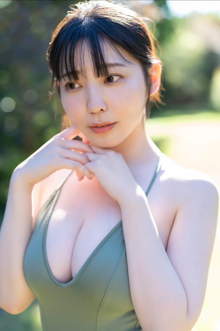 日本透明泳装美女大图