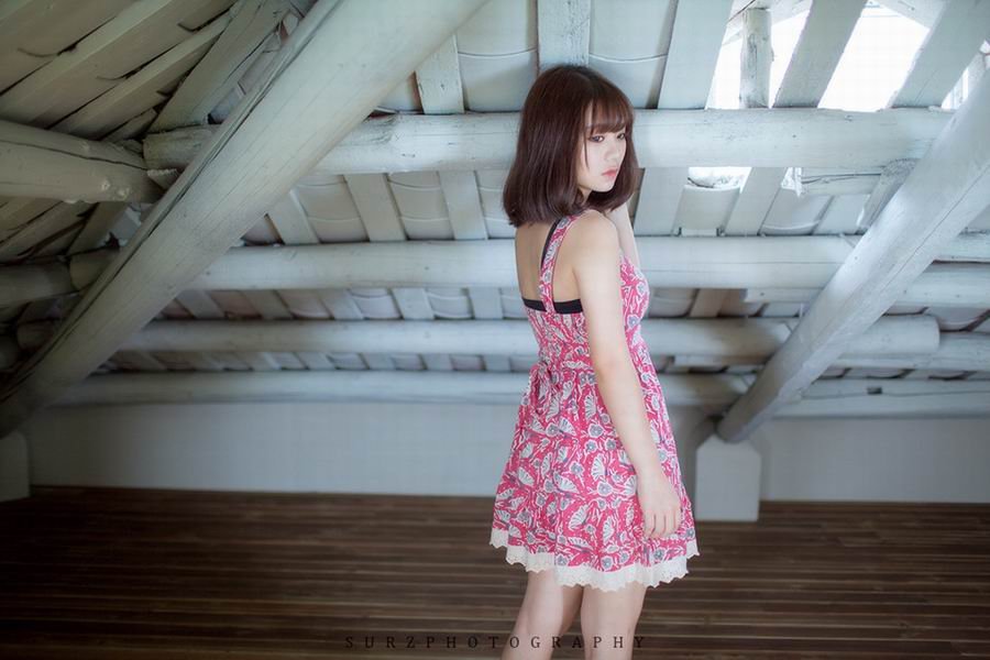 美色女孩楚楚动人的私房写真