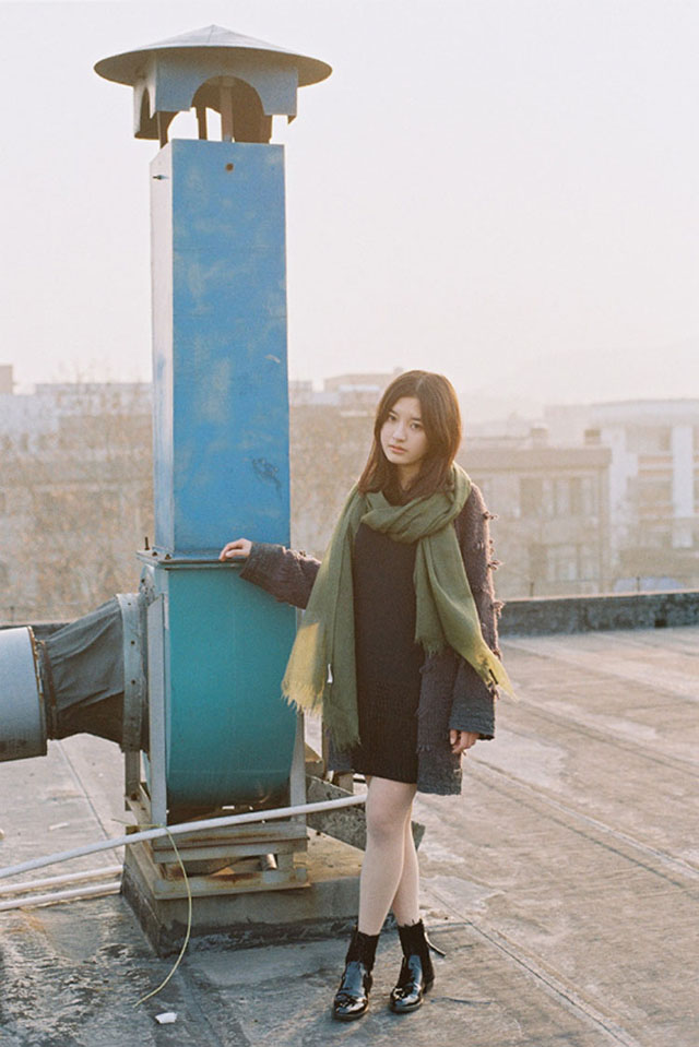 阳光美眉楼顶唯美写真