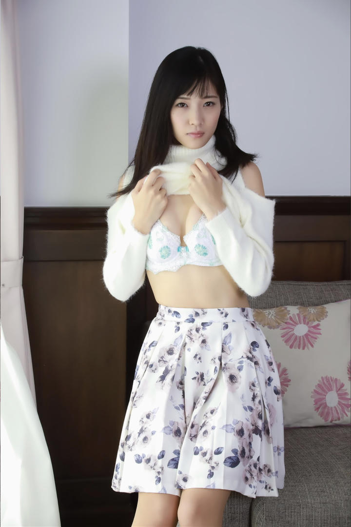 日本伦理片性感空姐美女内衣写真集