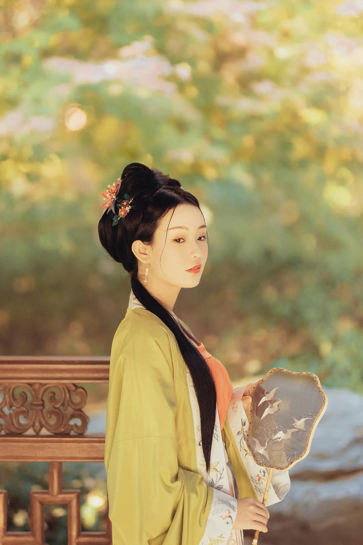 优雅古风汉服美女艺术摄影写真图片