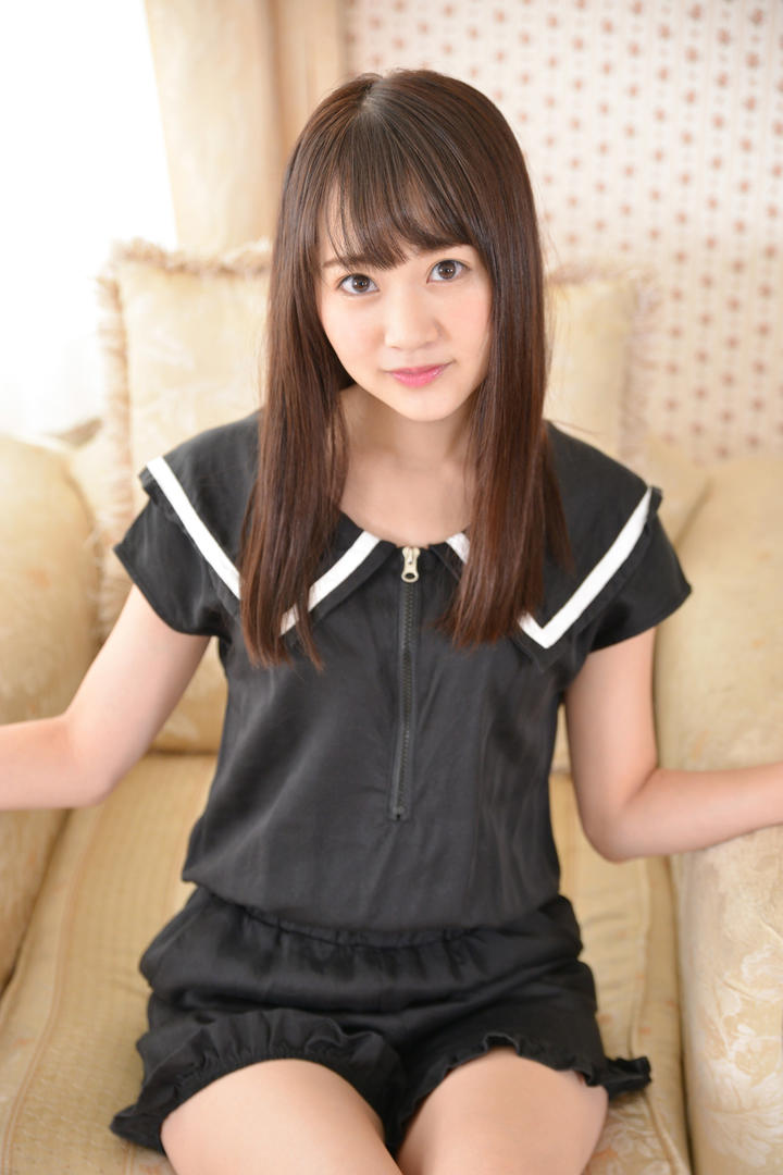 日本极品粉嫩美女清纯自拍下载