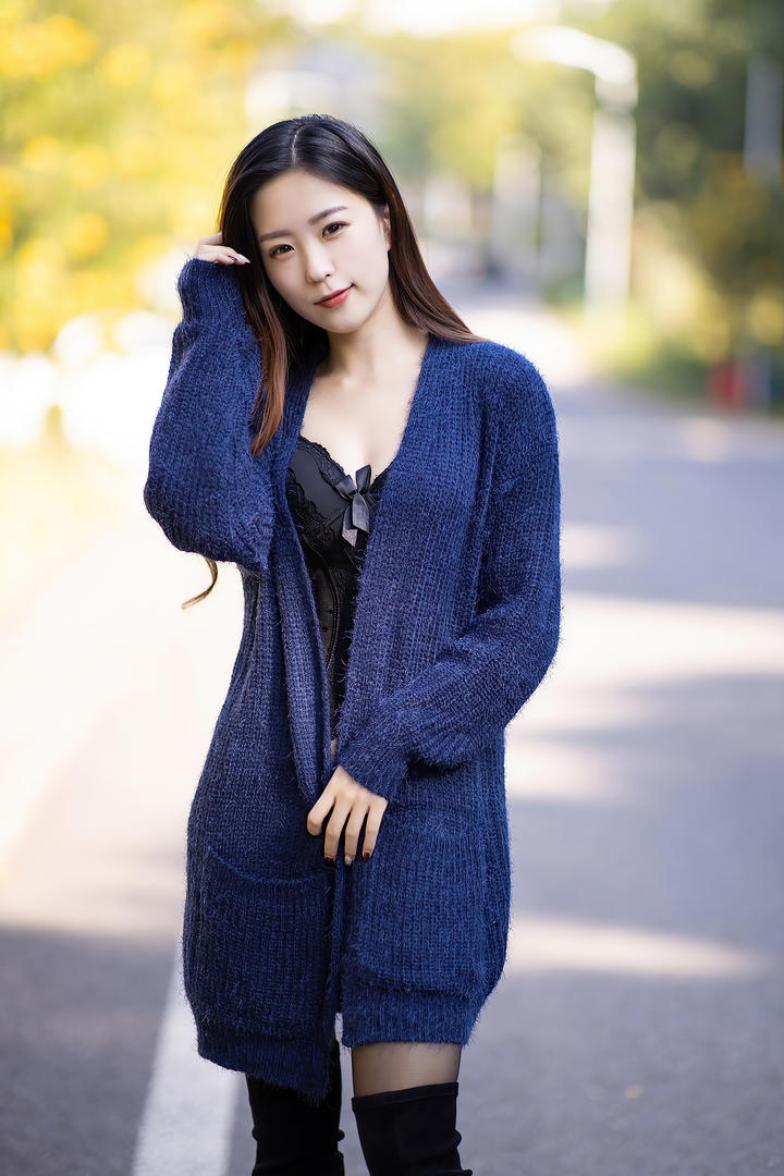 清纯韩国气质车模美女艺术写真图片