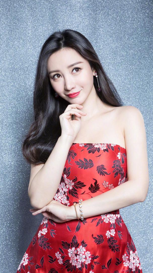 漂亮的中国女星柳岩特写图片