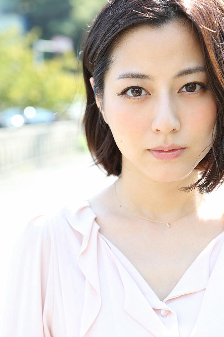 日韩精品美女特写头像图片