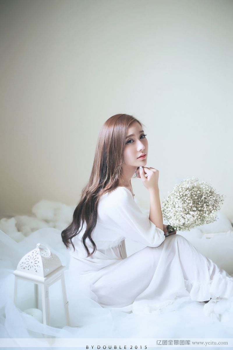 绝色美女小秀性感唯美婚纱图片