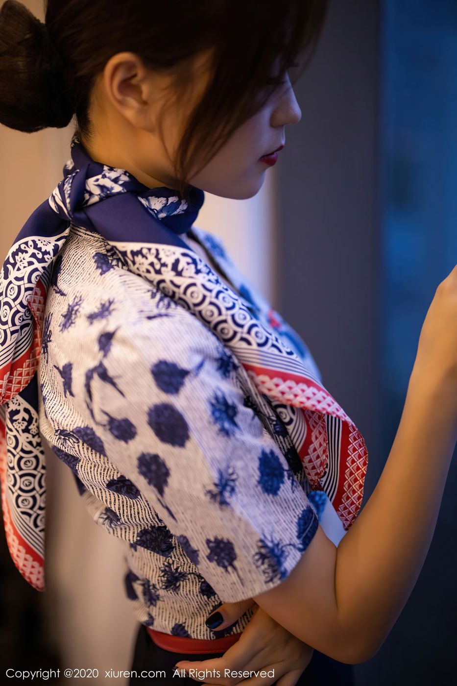 语画界性感女神杨紫嫣Cynthia黑丝美腿空乘制服系列娇媚写真