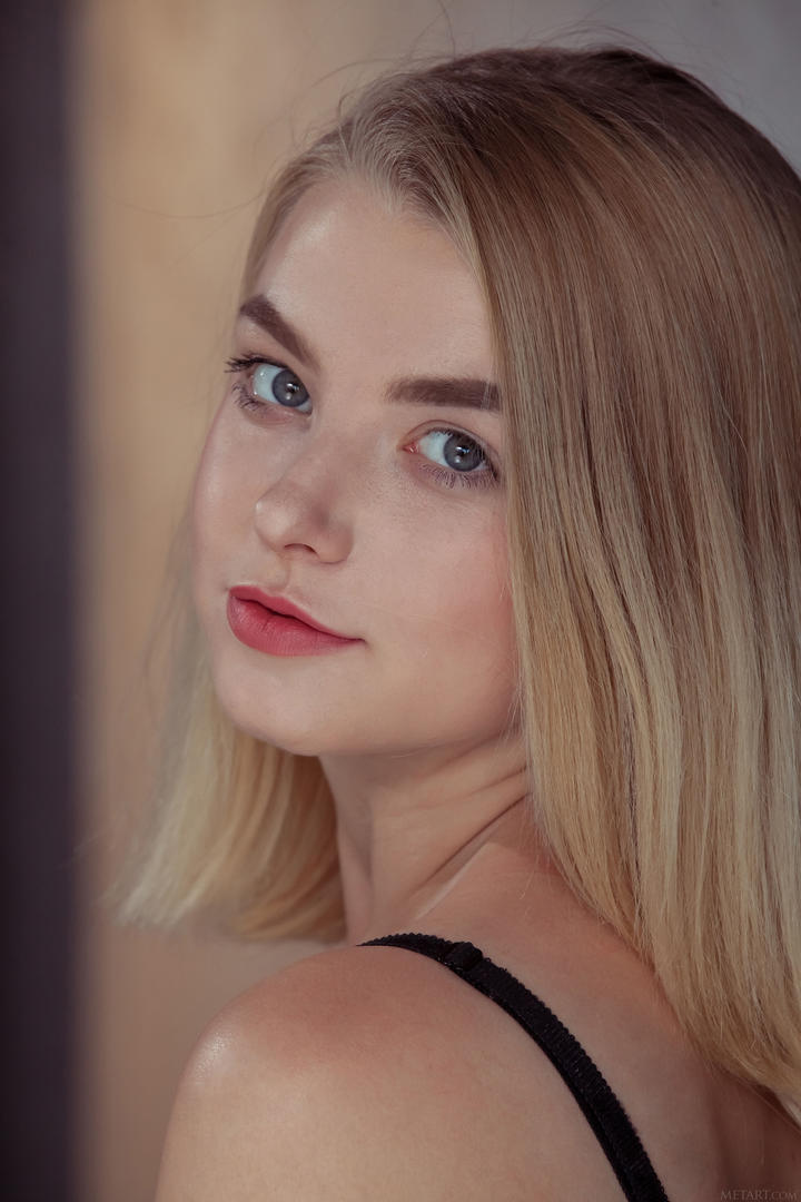 高清性感漂亮的欧美美女写真图片