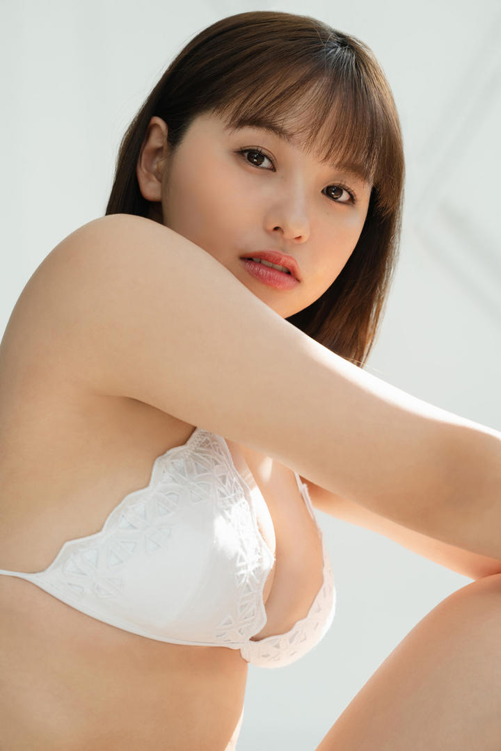 亚洲精品久久内衣美女MM131近距离特写欣赏