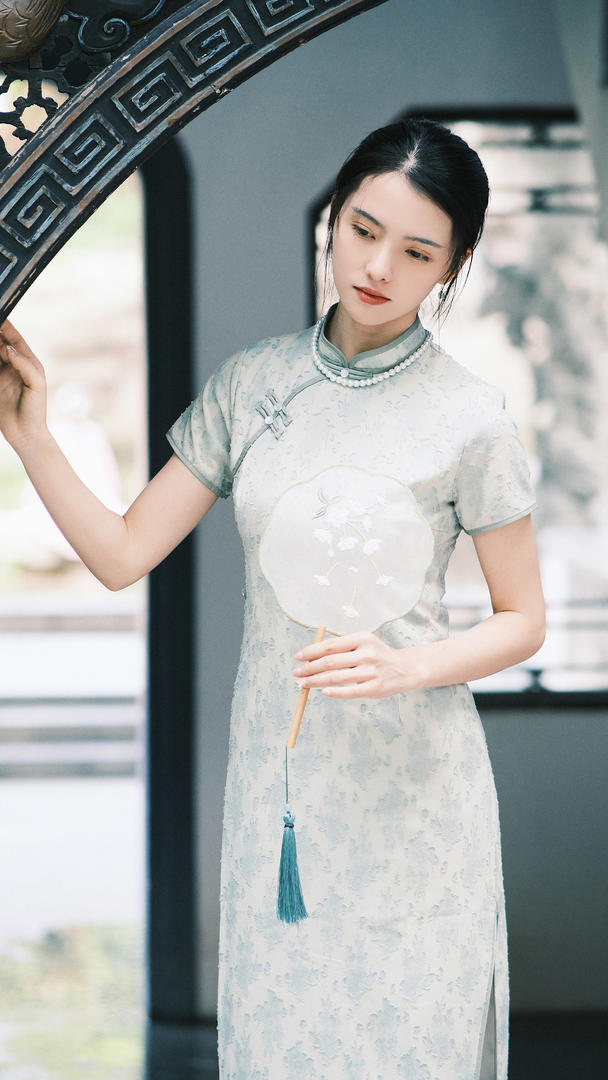 温柔旗袍美女唯美艺术写真图片大全
